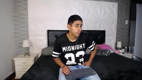 Snapshot of isaak_salomee chatting on June 2026 12:36:02 PM isaak_salomee online show from June 2026 12:36:02 PM