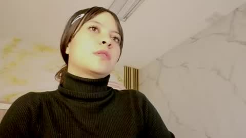Snapshot of isabeau_s chatting on July 2026 01:59:01 PM isabeau_s online show from July 2026 01:59:01 PM