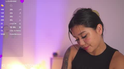 Snapshot of isabela_antonia_ chatting on November 2025 01:04:02 PM online show from November 2025 01:04:02 PM