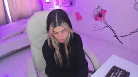 isabela_fiorelli online show from November 2025 01:33:02 PM