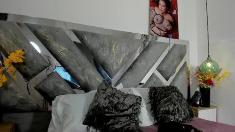 Mommy Isa online show from April 2026 12:32:02 PM