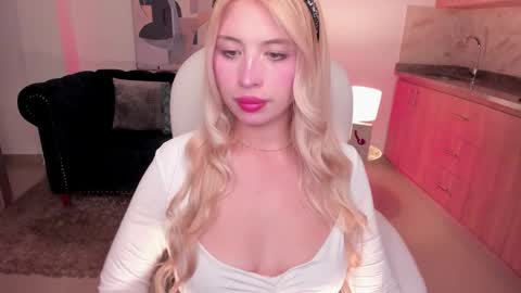 isabela romano online show from September 2025 05:18:02 AM