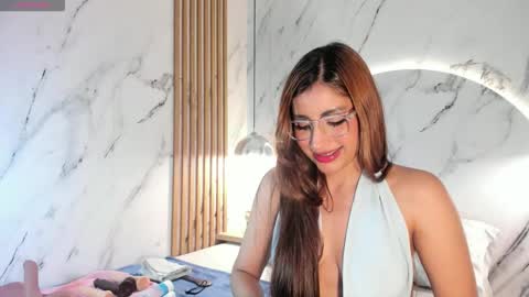 isabelastefano online show from December 2025 12:27:01 AM