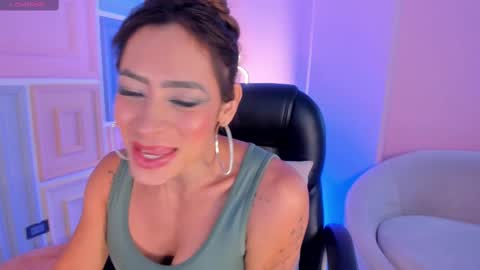 Isabel Bornner online show from February 2025 09:43:02 AM