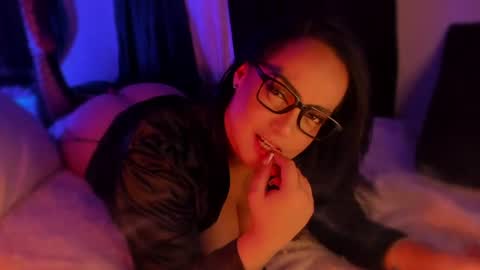 Snapshot of isabelitha chatting on July 2026 03:42:01 AM isabella online show from July 2026 03:42:01 AM