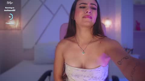 Isa  online show from February 2025 10:12:01 PM