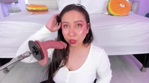 Isa online show from September 2025 03:52:02 AM