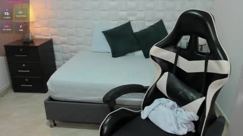 Snapshot of isabella_florez22 chatting on December 2024 06:17:02 PM Isabel florez online show from December 2024 06:17:02 PM