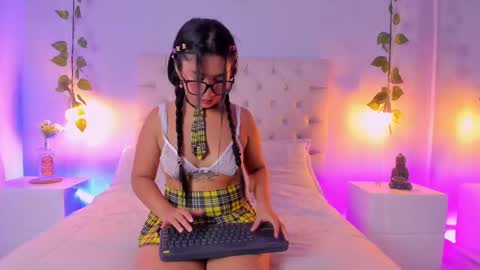   online show from February 2025 07:52:02 PM