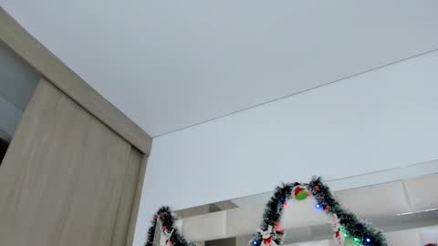 isabella_gomez11 online show from December 2024 10:02:02 PM