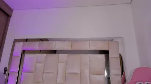 isabella_gomez11 online show from February 2025 09:39:02 PM