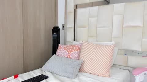 isabella_gomez11 online show from February 2025 09:17:01 PM