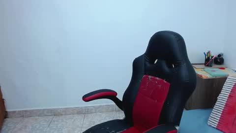  estefania online show from February 2025 09:59:02 AM