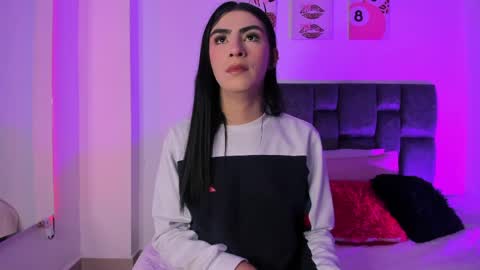 Isabella Moon9 online show from March 2026 12:11:01 PM