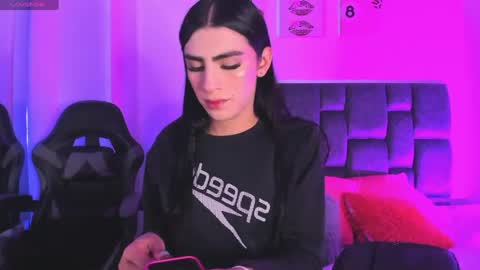 Isabella Moon9 online show from April 2026 12:37:01 PM