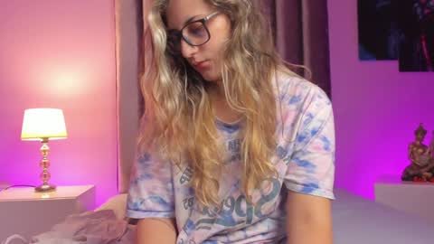 Isabella Rros online show from December 2024 08:02:02 AM