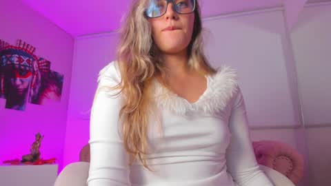 Isabella Rros online show from December 2024 09:53:02 AM