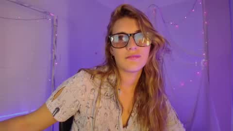 Isabella Rros online show from December 2025 07:53:02 PM