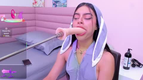 Isabella  online show from February 2025 12:42:01 PM