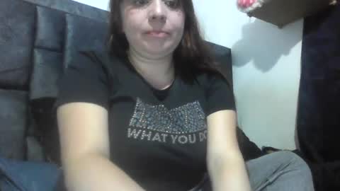 Snapshot of isabellaa_hills_ chatting on June 2026 10:40:02 PM isabellaa_hills_ online show from June 2026 10:40:02 PM