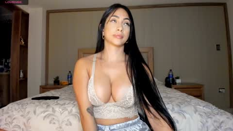 ISABEL online show from January 2025 07:47:02 AM