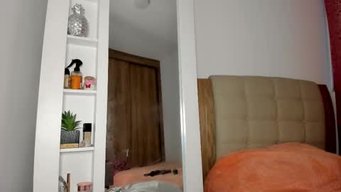 ISABEL online show from October 2025 08:11:02 AM