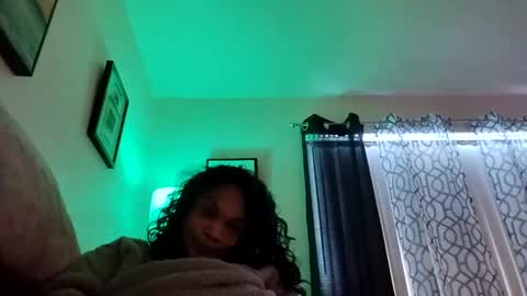 Snapshot of isabellacloverlove chatting on December 2024 05:42:01 PM Isabella online show from December 2024 05:42:01 PM