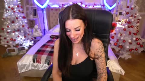 Marina online show from December 2024 01:43:02 PM