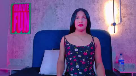 Isabella online show from November 2025 12:49:01 PM