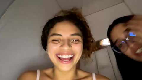 Snapshot of isabellakoffs chatting on January 2025 08:47:02 AM Isabella.. back again online show from January 2025 08:47:02 AM