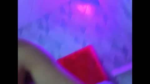 Isabella online show from November 2025 05:28:02 AM