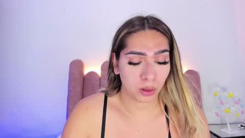 Snapshot of isabellas_smith chatting on February 2025 12:07:01 AM Martina IG martissmith01 online show from February 2025 12:07:01 AM