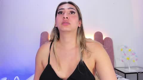 Snapshot of isabellas_smith chatting on February 2025 07:36:02 AM Martina IG martissmith01 online show from February 2025 07:36:02 AM