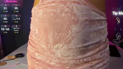 Isabella online show from September 2025 10:13:02 PM