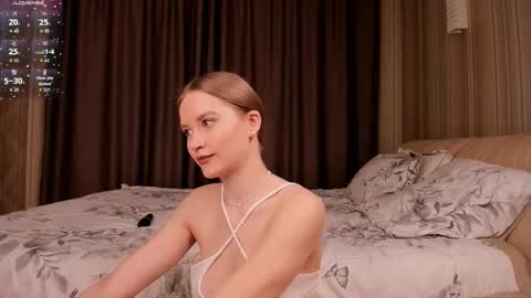 Bella online show from September 2025 04:04:02 AM