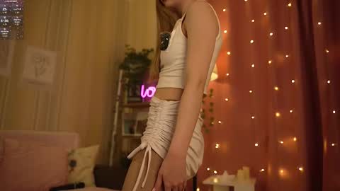 Bella online show from November 2025 03:49:02 AM