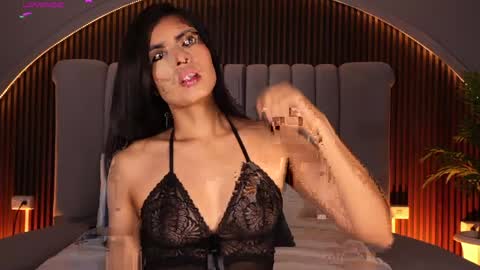 Snapshot of isabellax21 chatting on April 2026 04:21:02 AM Isa online show from April 2026 04:21:02 AM