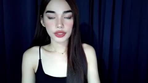 Snapshot of isabelle_willis chatting on May 2026 11:49:02 AM Isabelle online show from May 2026 11:49:02 AM