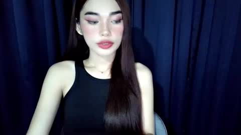 Snapshot of isabelle_willis chatting on May 2026 12:11:02 PM Isabelle online show from May 2026 12:11:02 PM