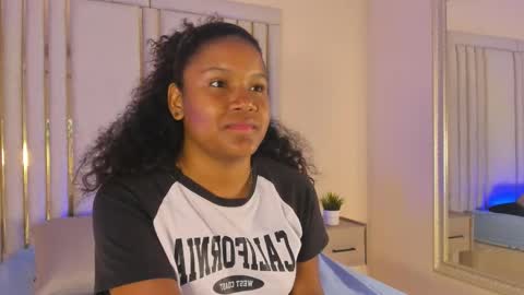 Isabellsmmith online show from October 2025 01:11:01 PM