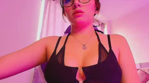 ISABELLA online show from February 2026 01:01:02 PM