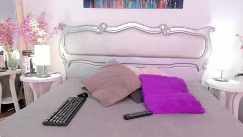 Isa Saenz online show from December 2025 08:46:01 PM