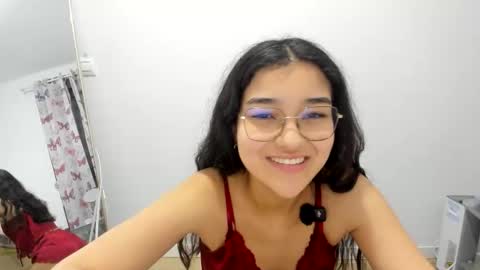 Isa Suarez online show from April 2026 07:48:01 PM