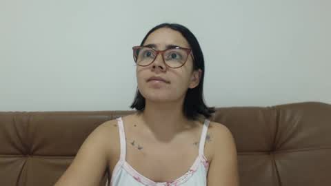 Emma online show from September 2025 04:05:02 AM