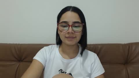 Emma online show from October 2025 03:48:01 AM