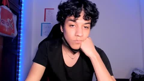 Isidro online show from March 2025 03:40:01 AM