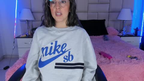 Pauli online show from December 2024 10:30:02 PM