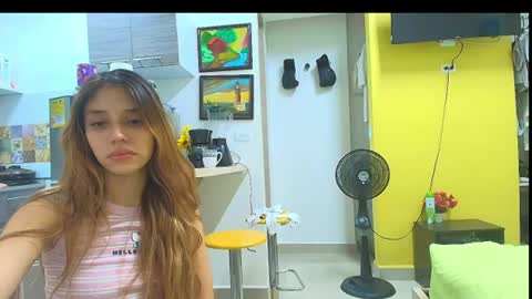 Snapshot of isis_pink chatting on June 2026 03:11:02 AM Alaya online show from June 2026 03:11:02 AM