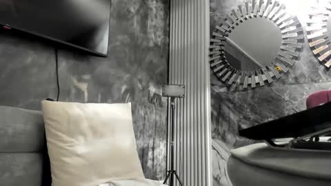 Isis online show from September 2025 05:58:01 PM