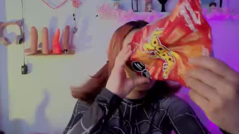 Isisjones18 online show from October 2025 09:19:02 AM